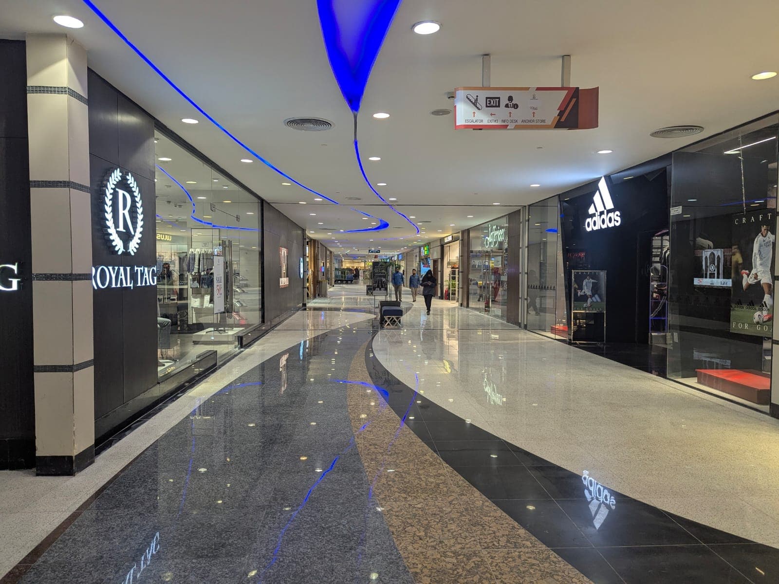 Interior 7